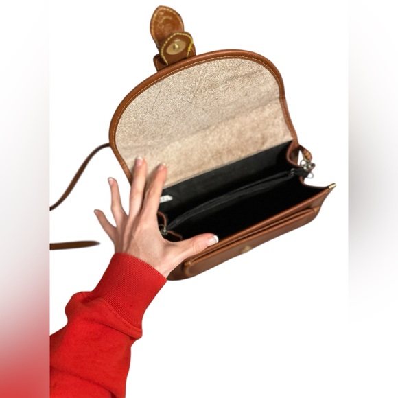 Vintage Dooney & Bourke All Weather Crossbody strap and handle - Picture 7 of 8